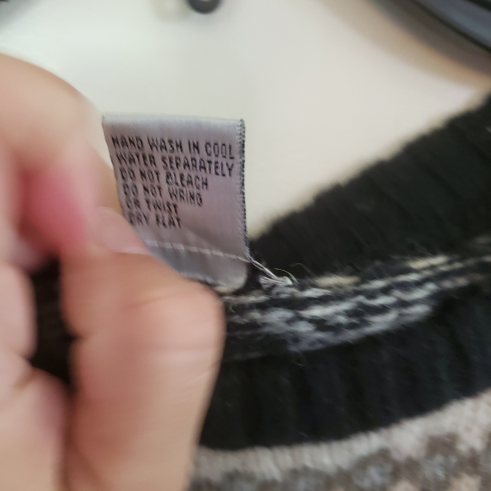 SKYR Classic Crewneck Sweater in Black and Cream - Picture 4 of 7